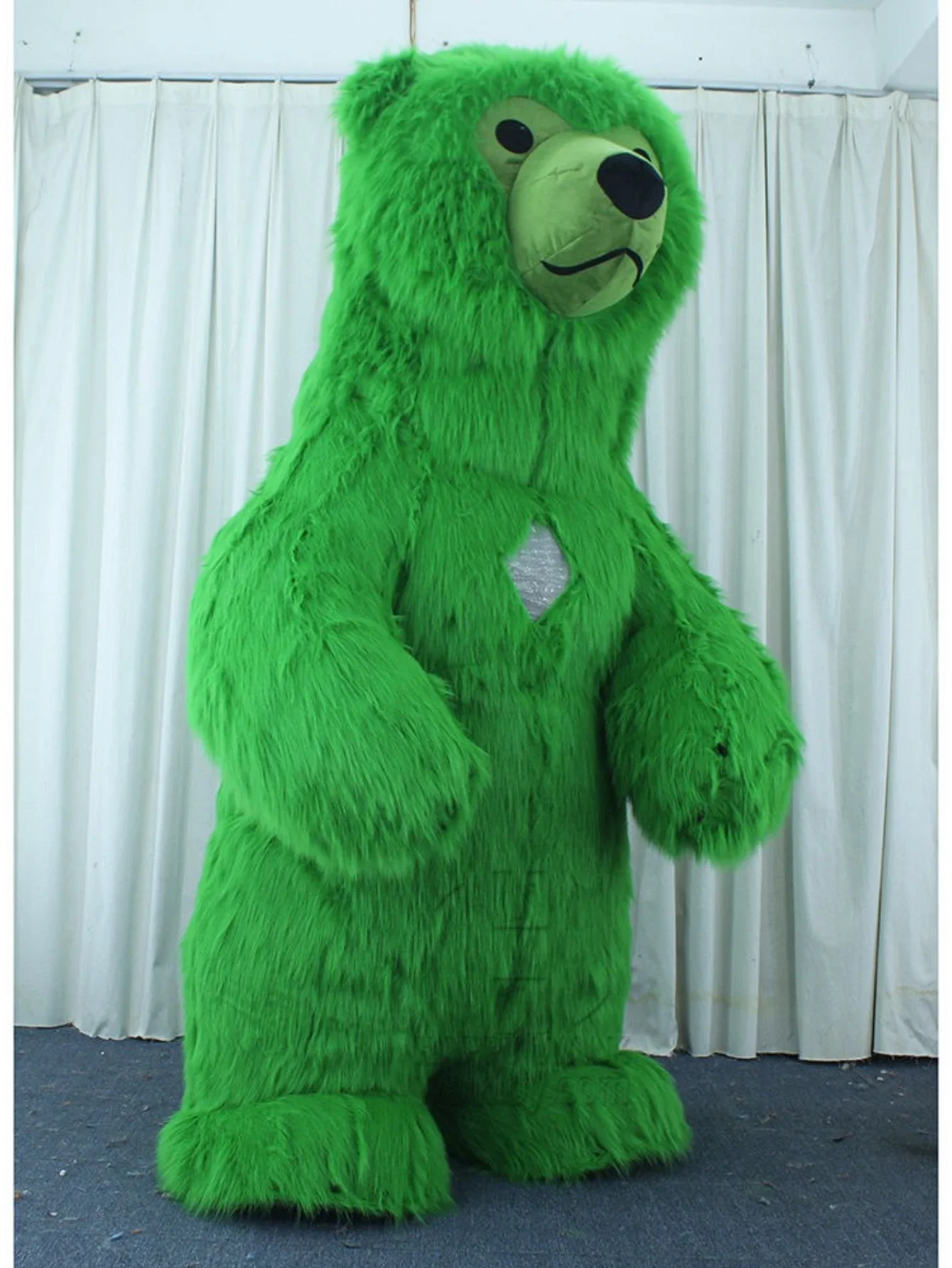 Furry Green Bear Inflatable Ma - Suits recension och pris